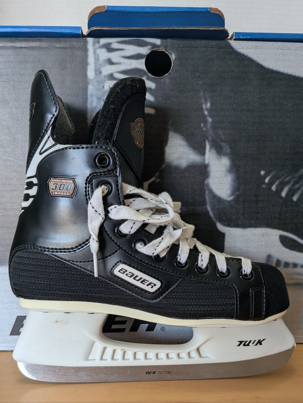 Bauer Impact 300 Ice Hockey Skates Junior 5 / Womens 7 Sports Width D Tuuk Black